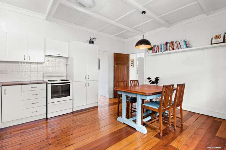 82 Lynwood Road New Lynn_1