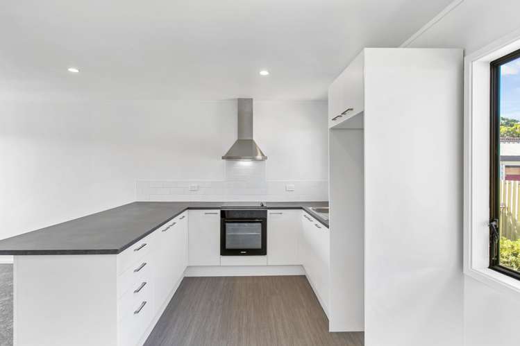 2/21 Martin Road Manurewa_4