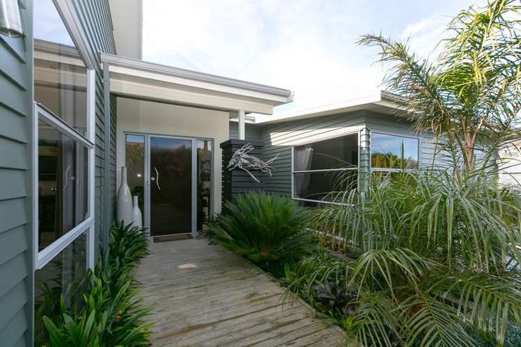 9c Dolphin Parade Bell Block_13