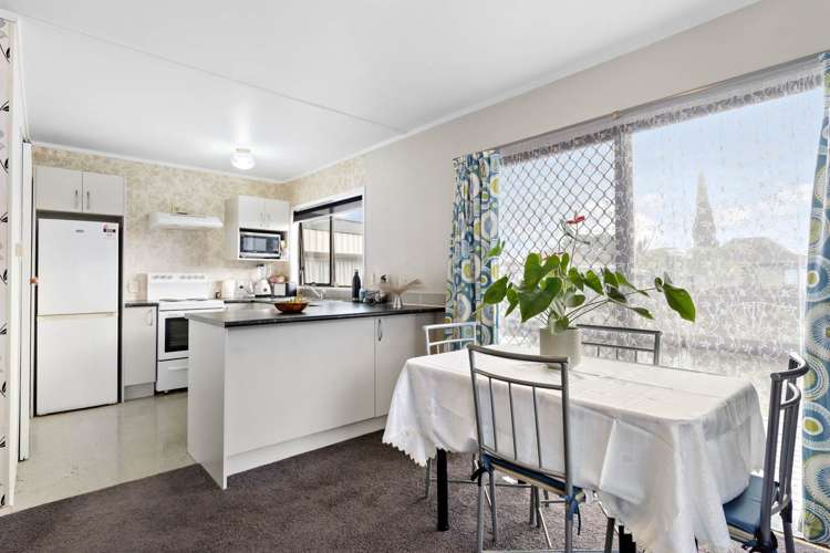 1/128 Bruce Mclaren Road Henderson_18