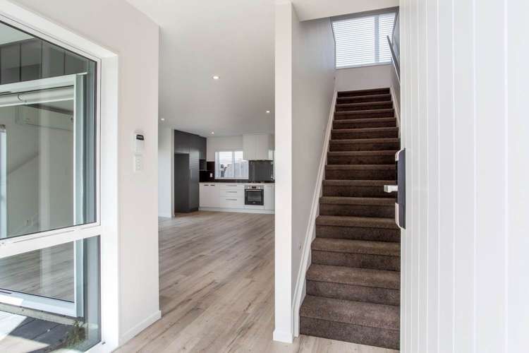 9/2 Tarras Road Kumeu_10