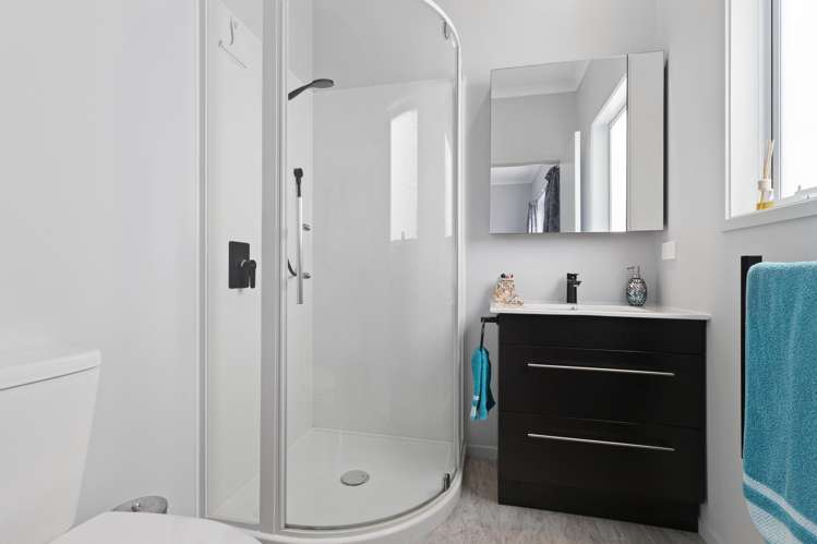 877 East Coast Rd Kaiaua_12