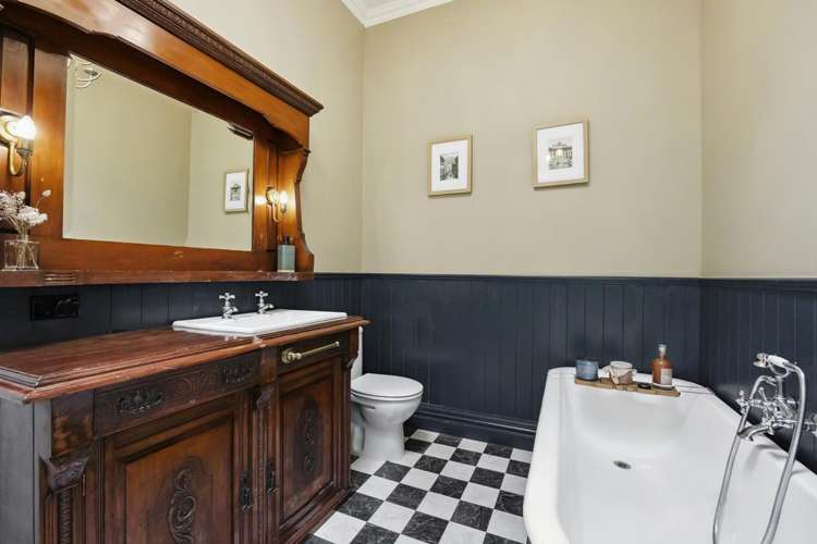 19 Middleton Road Kew_23