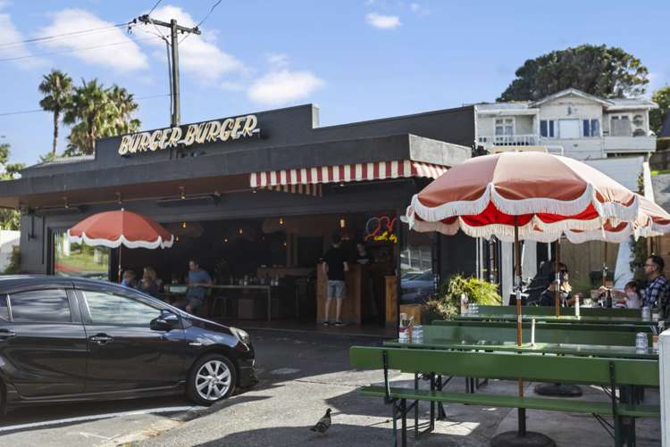 890 Beach Road Waiake_28