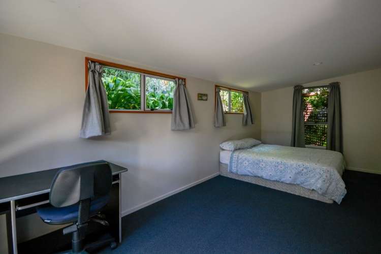 17 Settlers Hill Akaroa_13