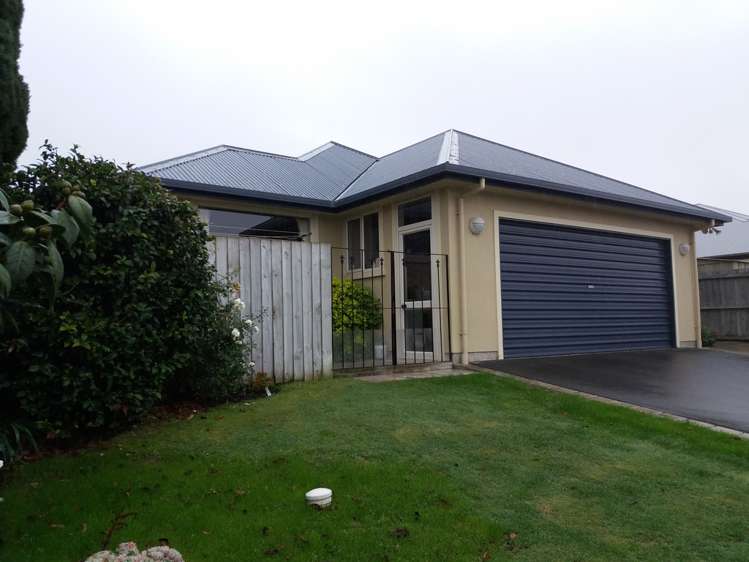 155 Pages Road Marchwiel_15