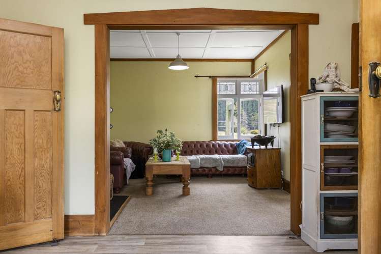 312 Whangamata Road Kinloch_13