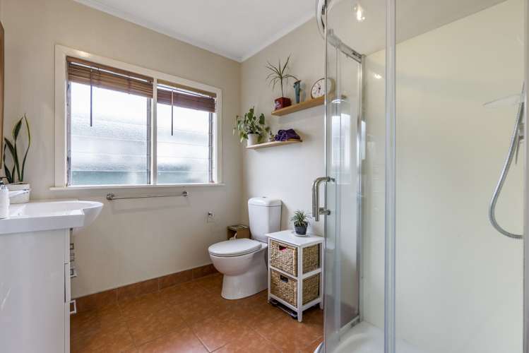 483b West Coast Road Glen Eden_11