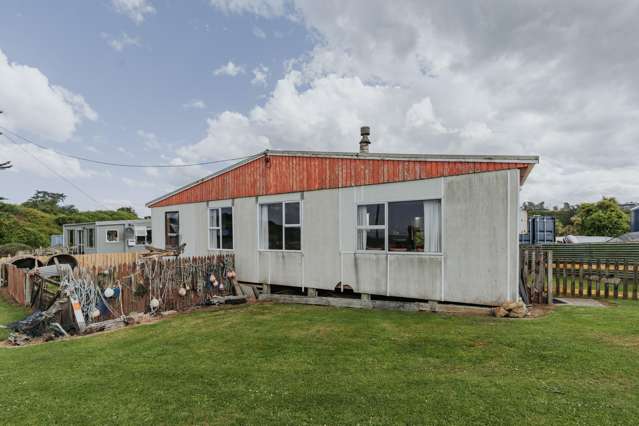 Coastal Comfort with Practical Living