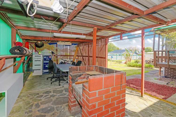 75 Roberts Road Te Atatu South_16