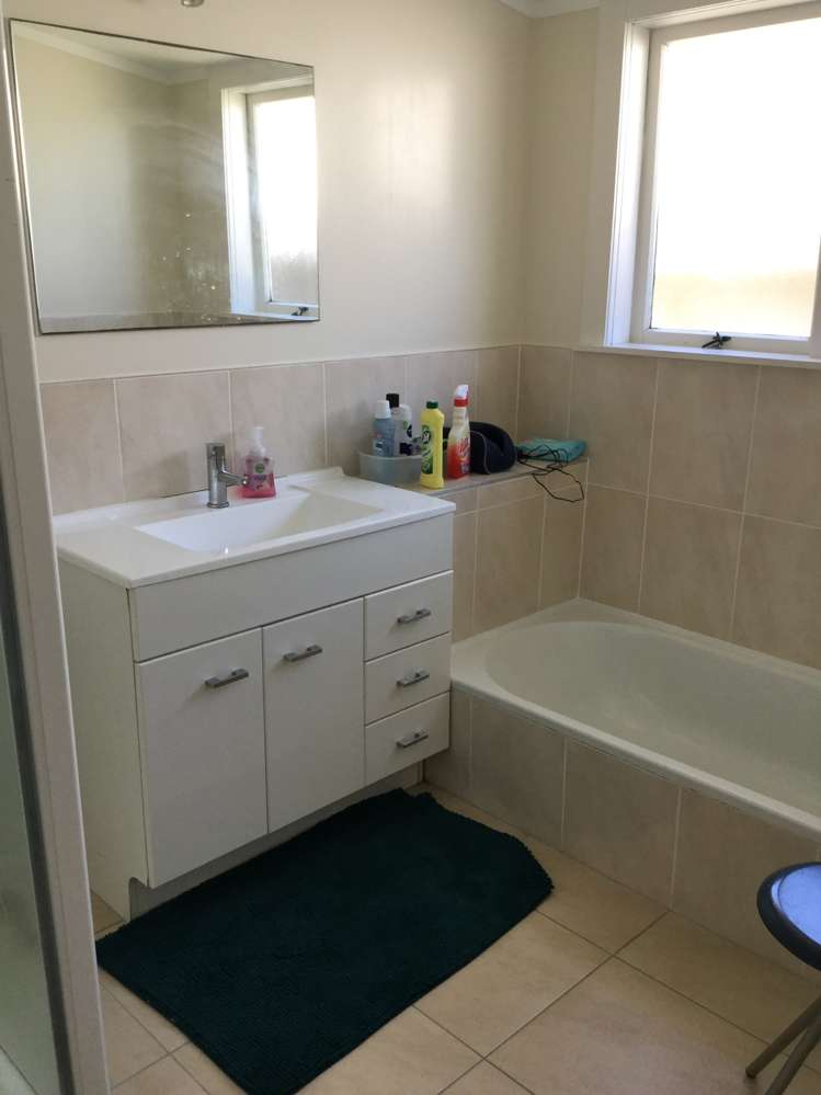 136 Titirangi Road New Lynn_4