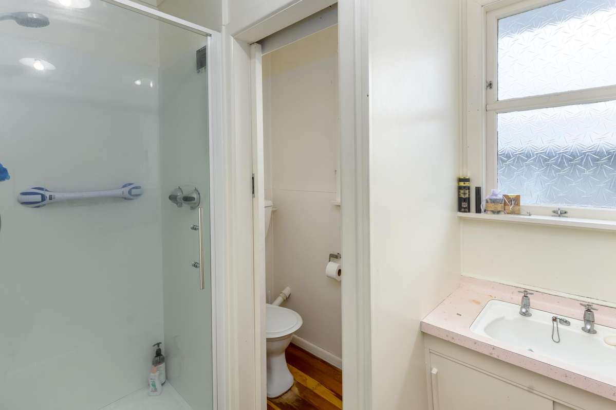 7 and 7a Puriri Crescent_4