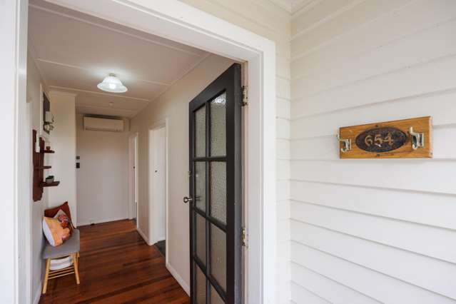 654 Featherston Street Roslyn_1