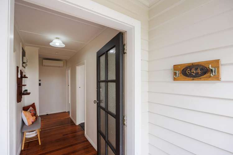 654 Featherston Street Roslyn_1