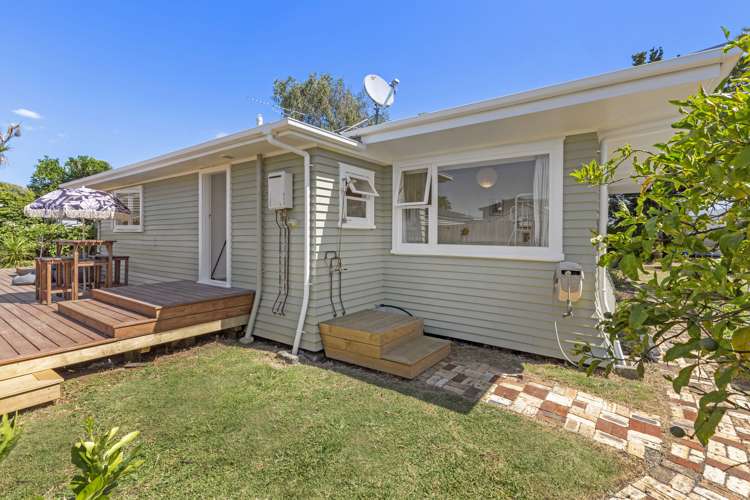 21 Lorenzen Bay Road Raglan_32