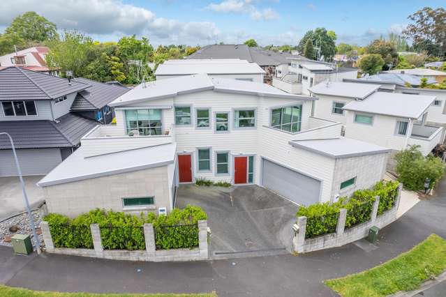 Stylish Townhouse in Top School Zones