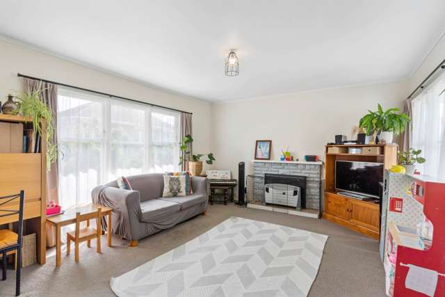 19 Essex Street Te Atatu South_4