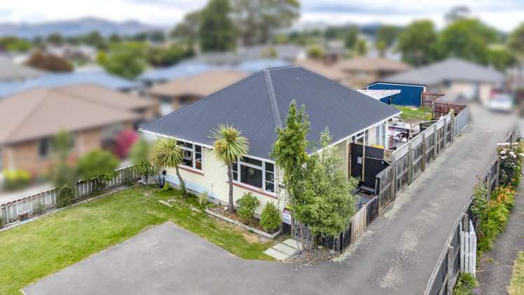 256 Breezes Road Aranui_0