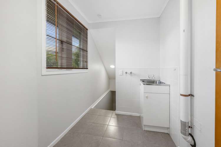 2 Alastair Avenue Owhata_12