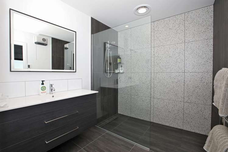 2C Herbert Street Riverton_14