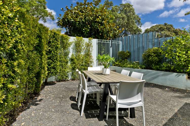 32 Whitby Crescent Mairangi Bay_15
