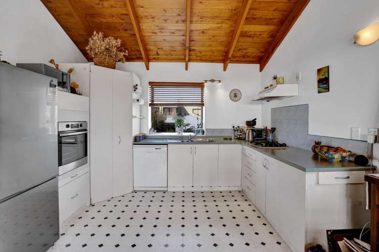 8b Squire Place Blagdon_17