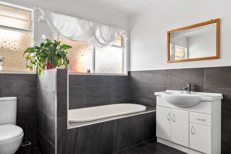 111 Iranui Road Inner Kaiti_15