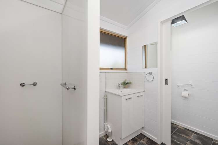 2 Cooper Avenue Holdens Bay_11