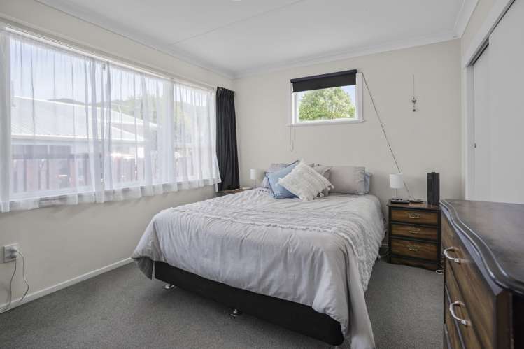 6 Manutuke Street Wainuiomata_10