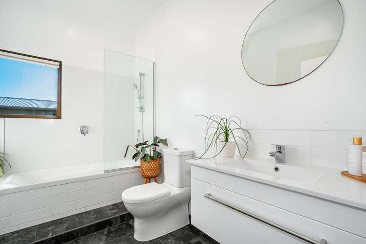 11 Tamahine Street Maupuia_12