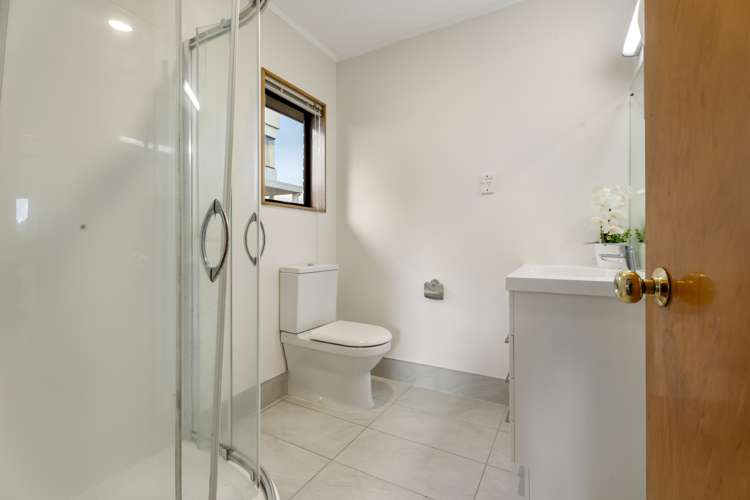 53 Lansdowne Crescent Glenview_11