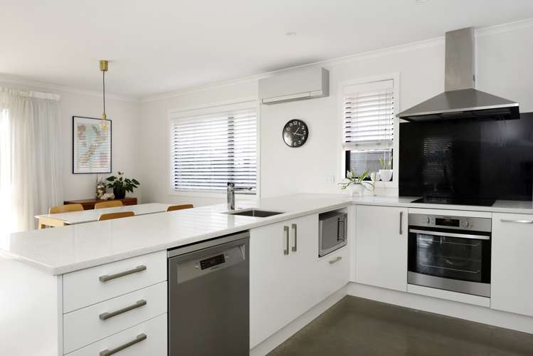 76 Malone Crescent Richmond_7