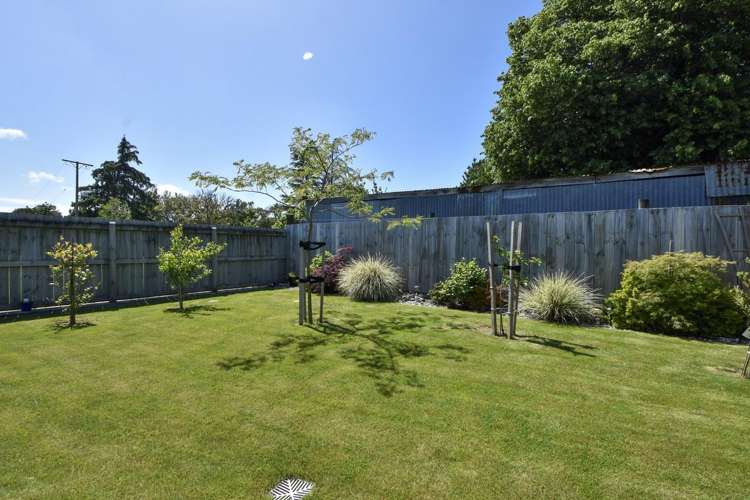 9 Ashmore Park Road Carterton_15