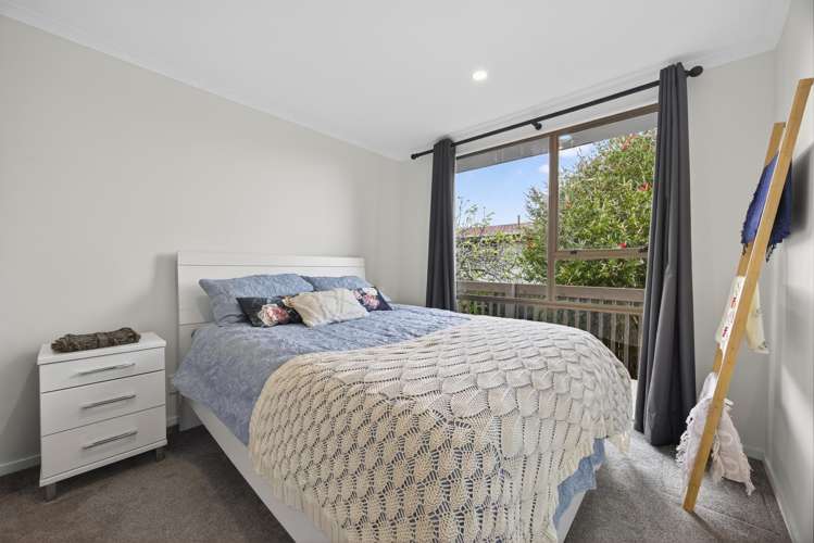 37 Botany Road Botany Downs_11