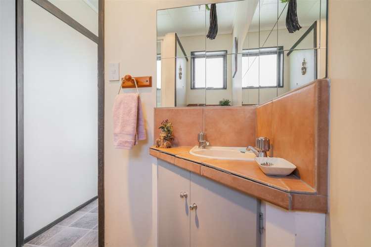 8 Gallagher Drive Tairua_18