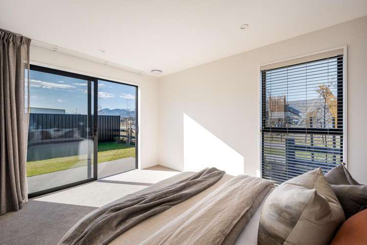 182 Burdon Loop Lake Hawea_16