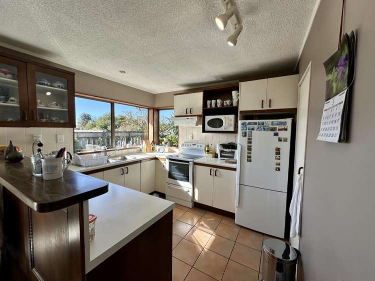 32 Borrowdace Avenue Botany Downs_6