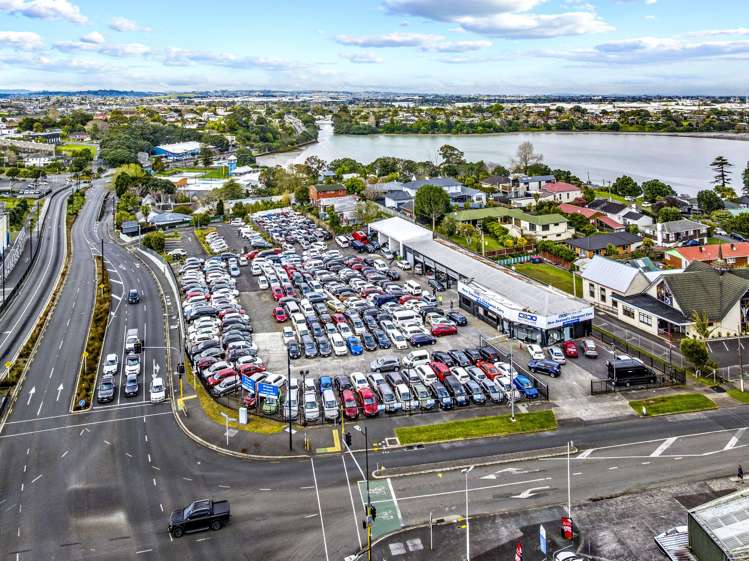 4 Ireland Road and 7 Lagoon Drive_0