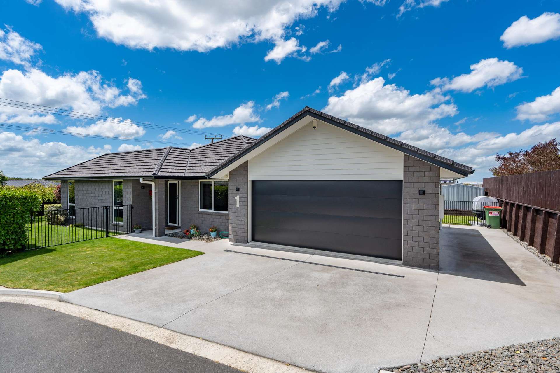 1 Ruske Place Grandview Heights_0