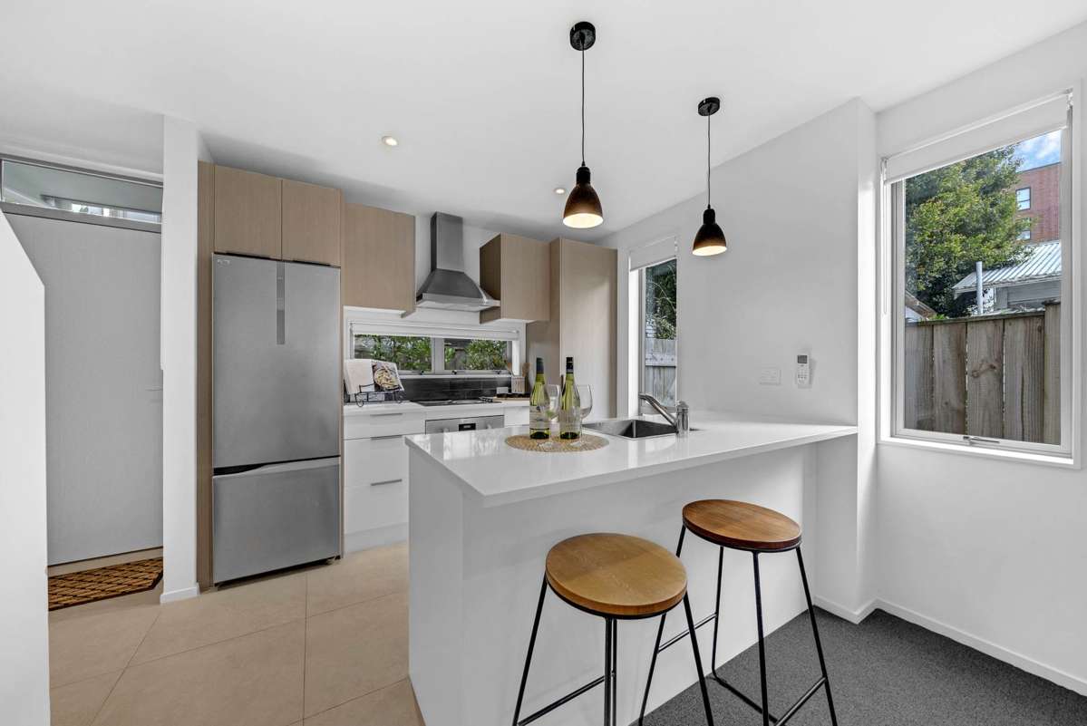 3/2B Walsall Street_2