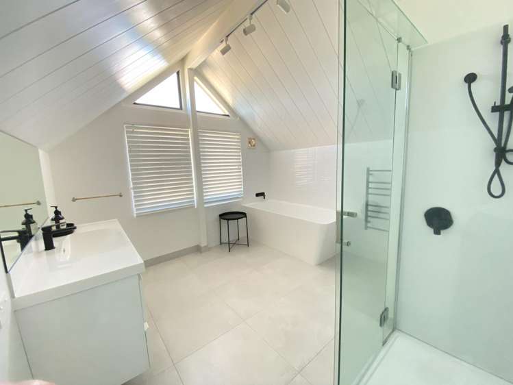 132a Riddell Road Glendowie_10