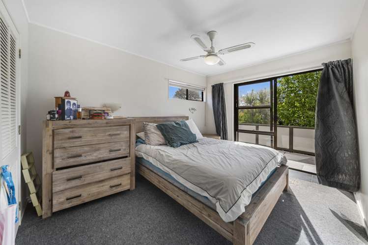 21 Rushgreen Avenue Pahurehure_10