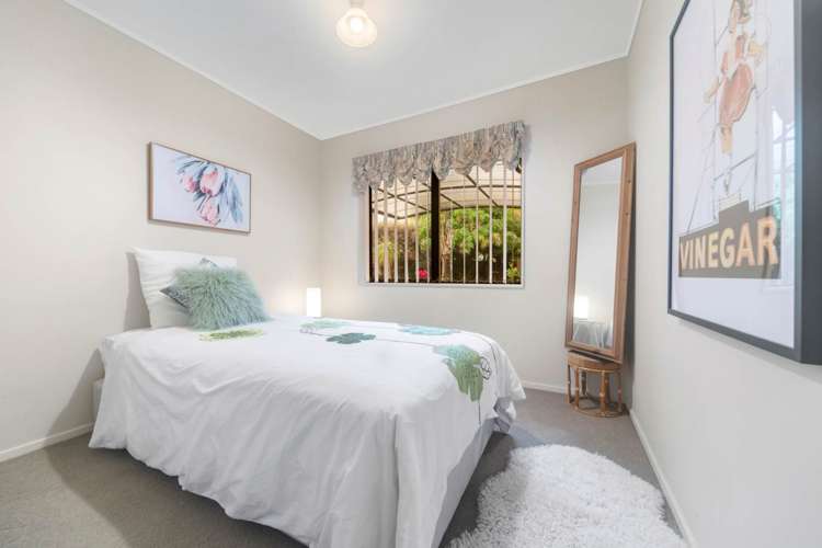 6 Gairloch Place Wattle Downs_16