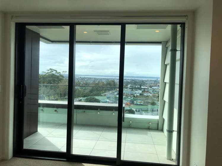 904/8 Waikumete Road Glen Eden_2