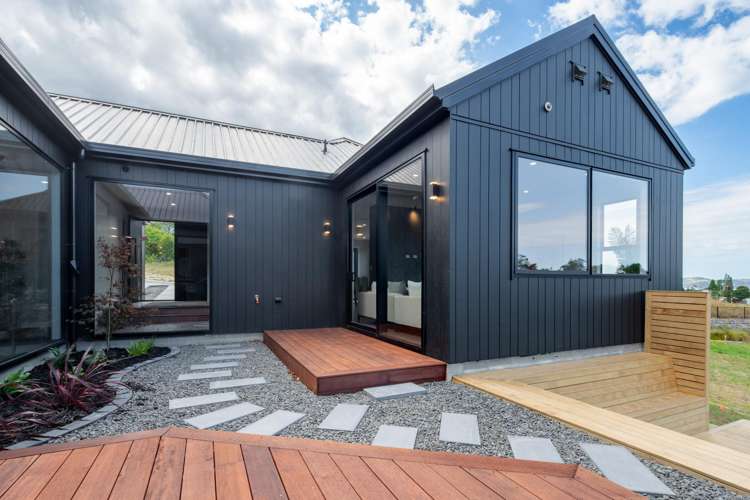 20 Awanui Road Red Beach_11