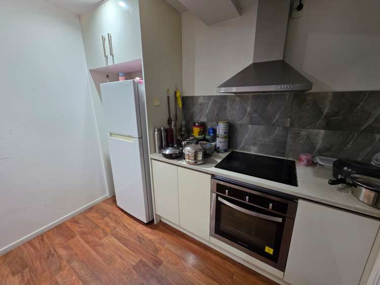 20C KOHEKOHE STREET New Lynn_11