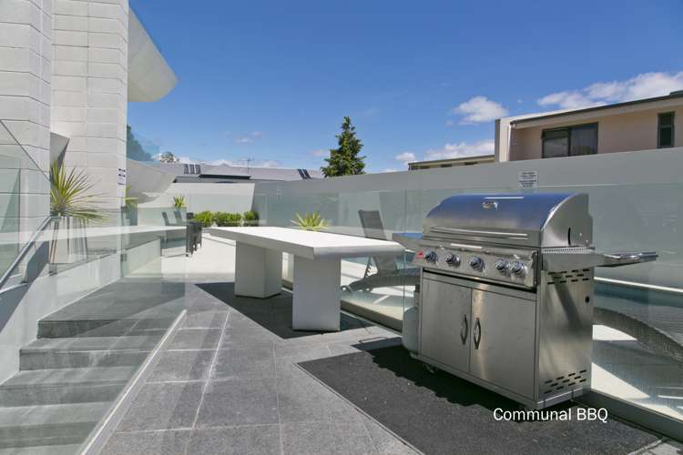 16/225 Lake Terrace Waipahihi_17