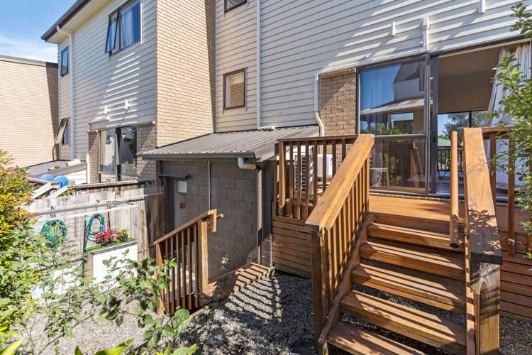 9/2 Swan Hill Drive Glen Eden_16