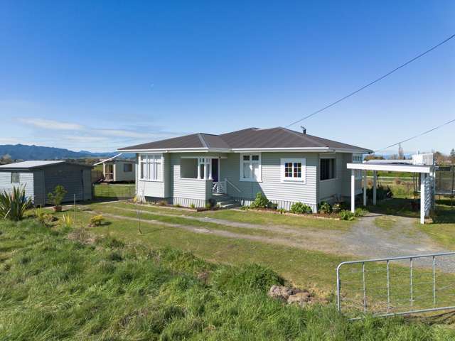 Character Home, Lifestyle Living, Rural Views