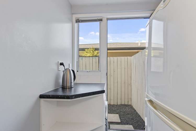 2/347 Armagh Street Linwood_6